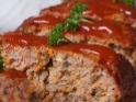 Pain de viande avec pommes de terre et légumes